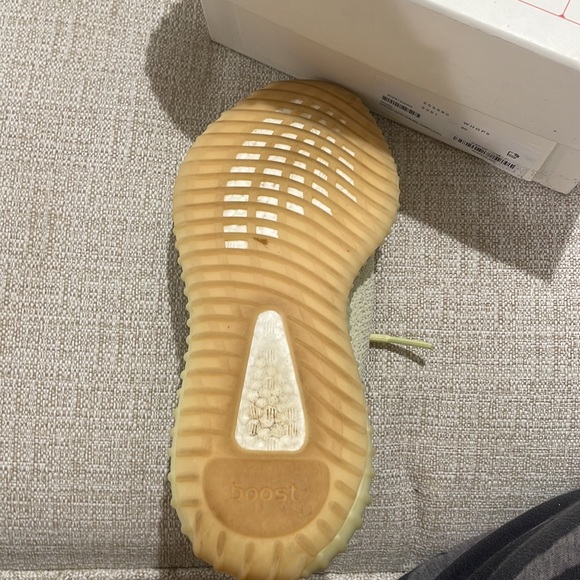 Authentic Yeezy Butters - Picture 5 of 5